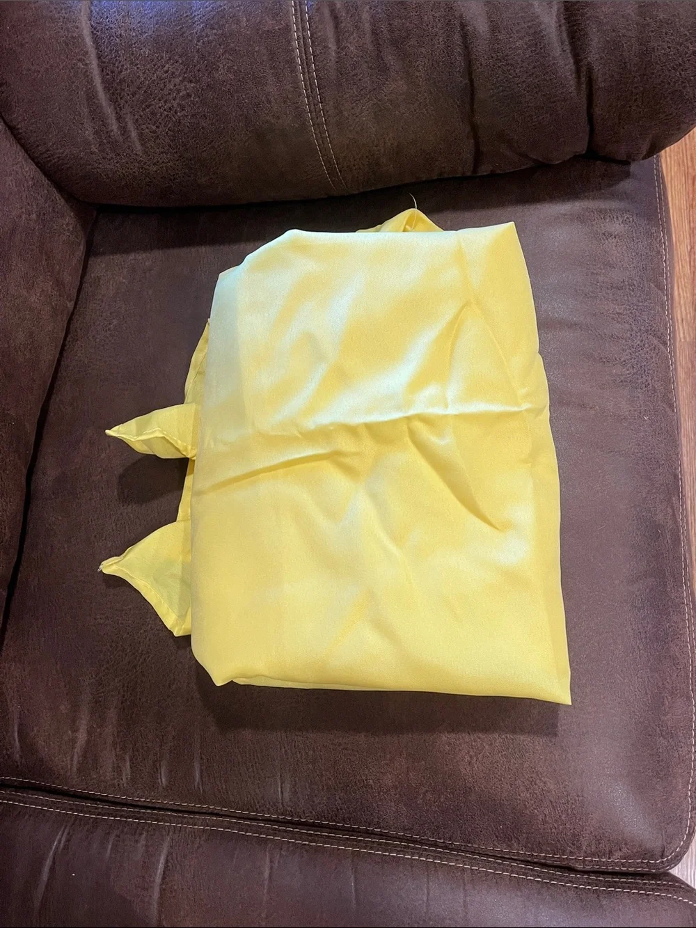 Bright yellow fitted tablecloth